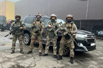 ​ПРЕЗИДЕНТ ФБУ ВОЛОДИМИР ПРОДИВУС ПЕРЕДАВ ПОЛКУ НПУ «САФАРІ» ОСОБИСТИЙ БРОНЬОВАНИЙ TOYOTA LAND CRUISER 200