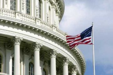 ​Сенат США принял законопроект о ленд-лизе, он позволит быстрее поставлять оружие Украине, - Politico Источник: https://censor.net/ru/n3332046