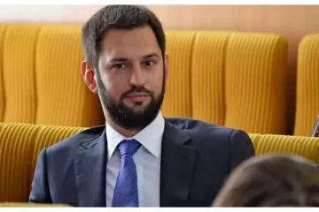 ​Чиновник таможни Макарьян Давид – занимался рейдерством и покрывал работу криминальных игральных притонов, но дружба и кумовство с Павлом Рябикиным творят чудеса