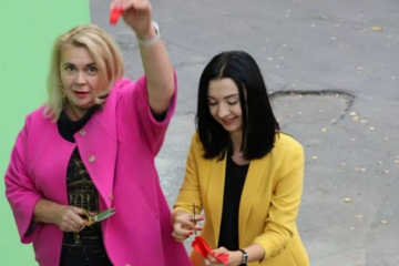 ​Наталія Лазаренко - брутальна садистка. Через її методи “управління” повмирали викладачі