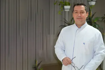 ​Чому медики об’єднуються в профспілки нового формату? Або революційна сила профспілок в білих халатах.