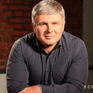 ​Пирамида на букву «М». Чем бенефициар ГК «МИЦ» Андрей Рябинский похож на строительного Мавроди