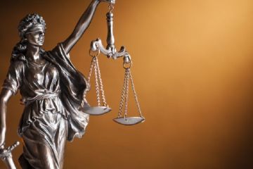 ​Надія Кіш, Зоряна Вітковська та Іван Шльомський - викриті на хабарі службовці повернулись на роботу (ФОТО)