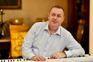​Ігор Мізрах – «Хімія». Кожен з нас мріє відчути неймовірну «хімію» кохання, тому переходимо, слухаємо та завантажуємо