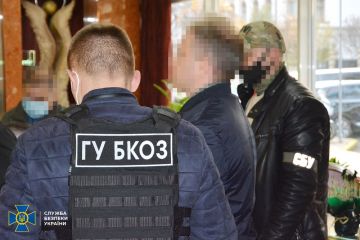 ​Задержан гражданин, связанный с шоу-бизнесом, пытавшийся подкупить депутата Рады за $100 тыс. ежегодно, - СБУ.