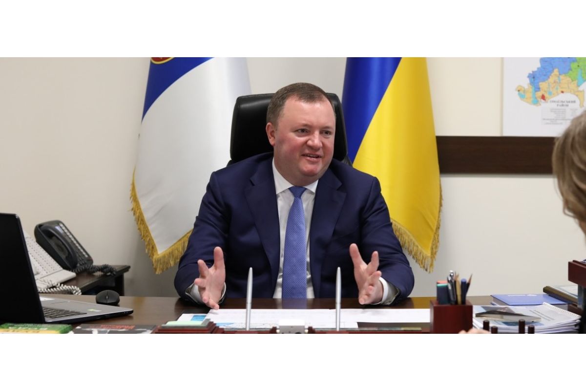 ОЛЕГ МУРАТОВ ОСТАЕТСЯ ЧЕЛОВЕКОМ ИЗ КОМАНДЫ ЯНУКОВИЧА