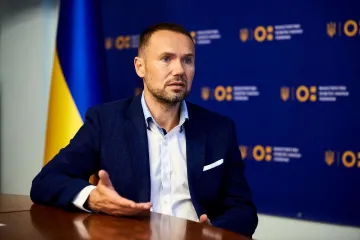 ​Люстрація і призначення: судді КСУ восени візьмуться за призначення Сергія Шкарлета міністром освіти та науки. А також трохи про його корупційні зв’язки…