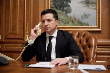​Володимир Зеленський провів телефонну розмову з Еммануелем Макроном
